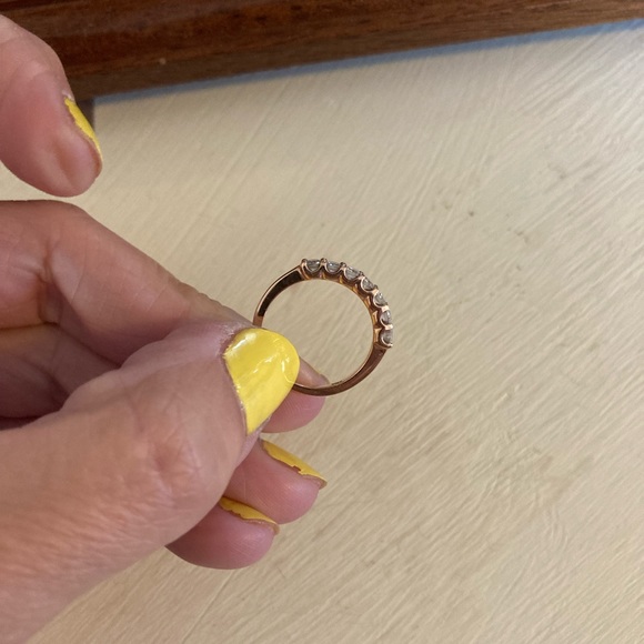 14K Rose Gold diamond band - Picture 3 of 5